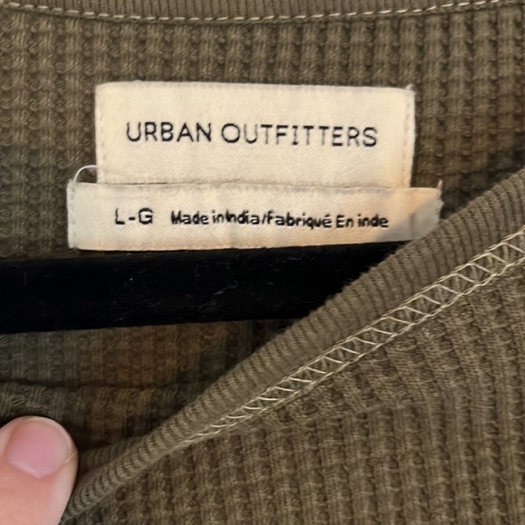 Urban outfitters crop light weight sweater - Picture 2 of 3